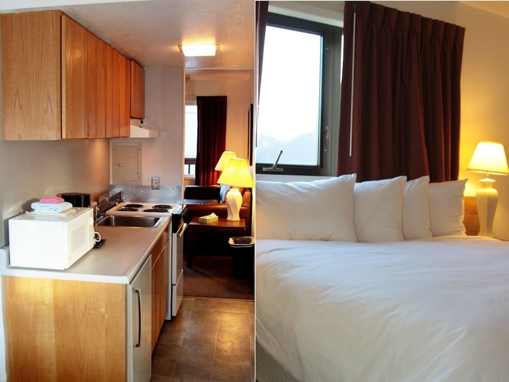 The Driftwood Hotel