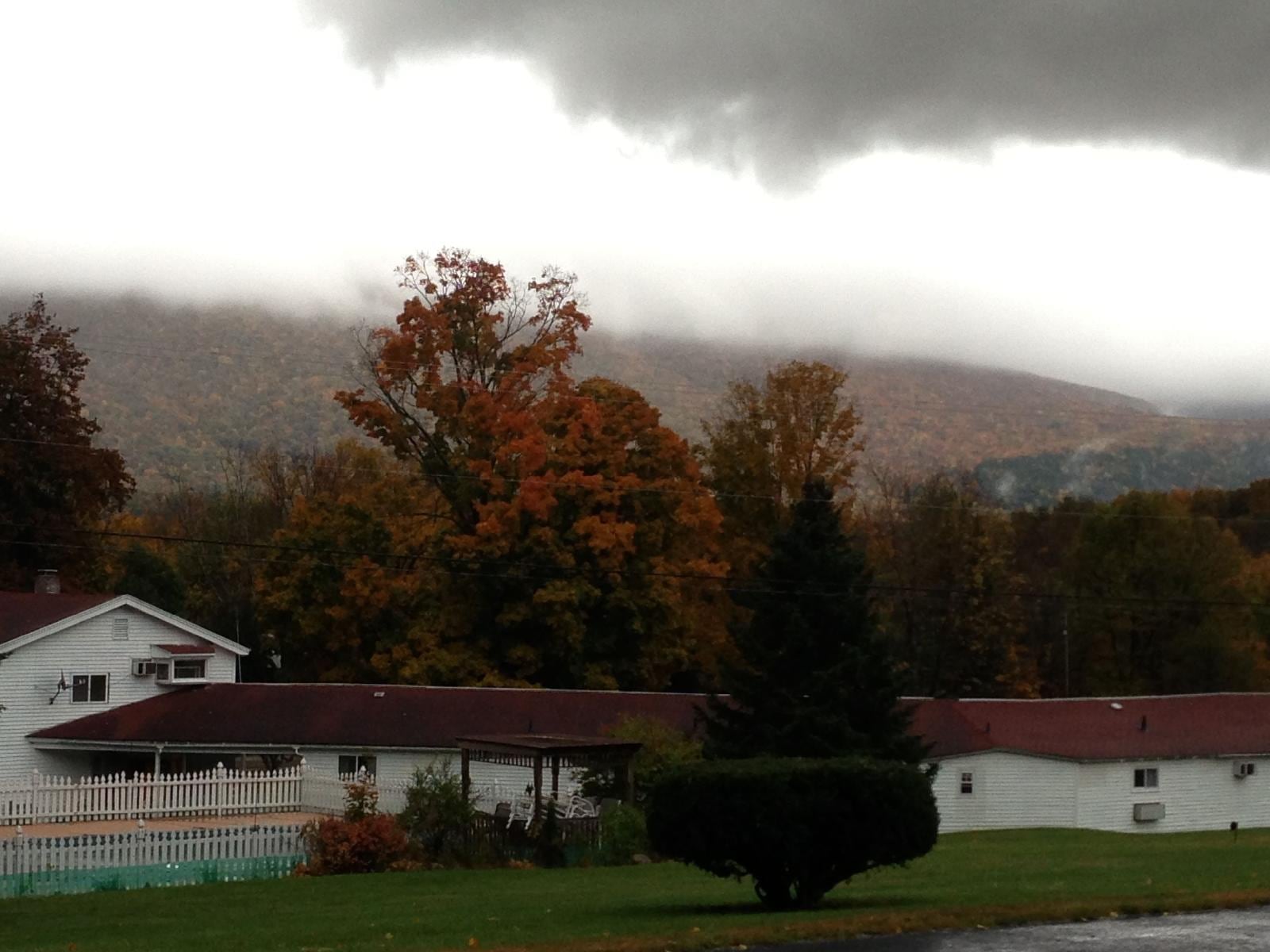 Four Winds Country Motel