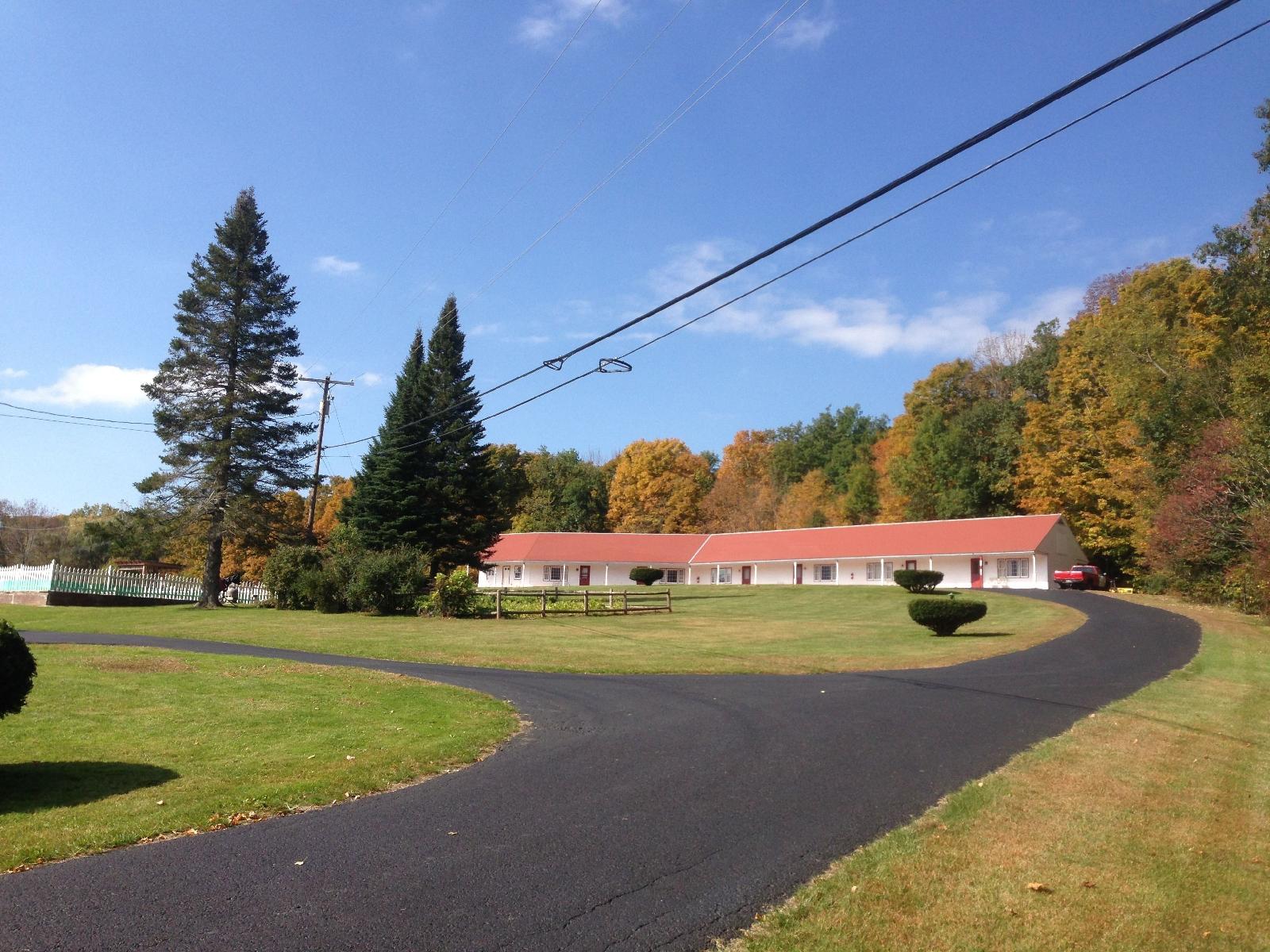 Four Winds Country Motel