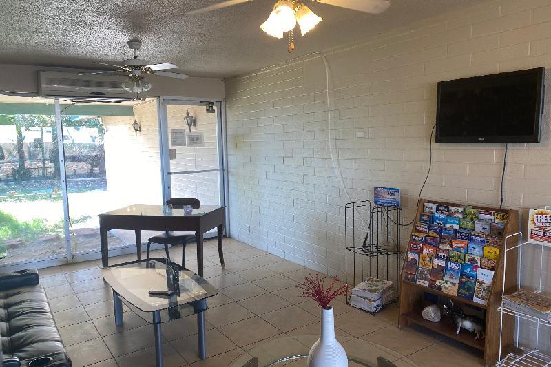 Desert Grove Inn And Suites