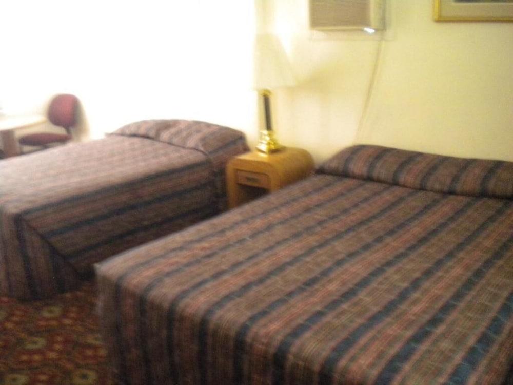 Riverside Motel