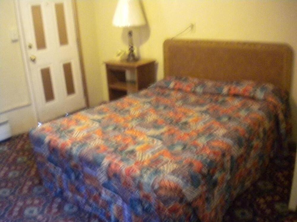 Riverside Motel
