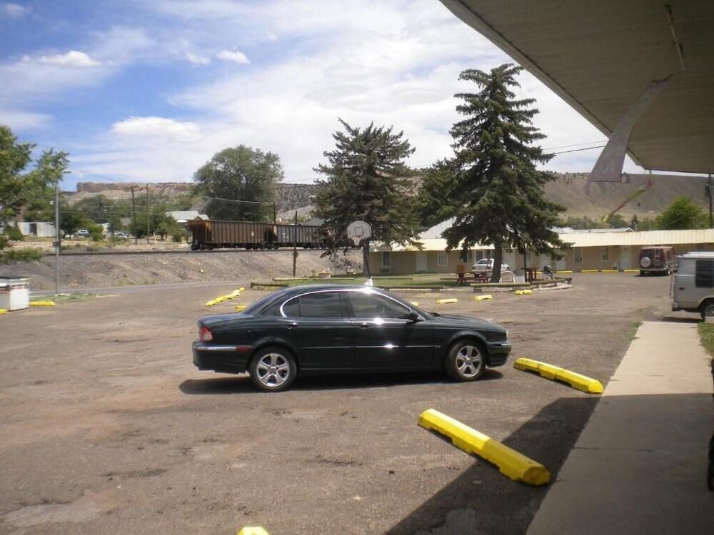 Riverside Motel