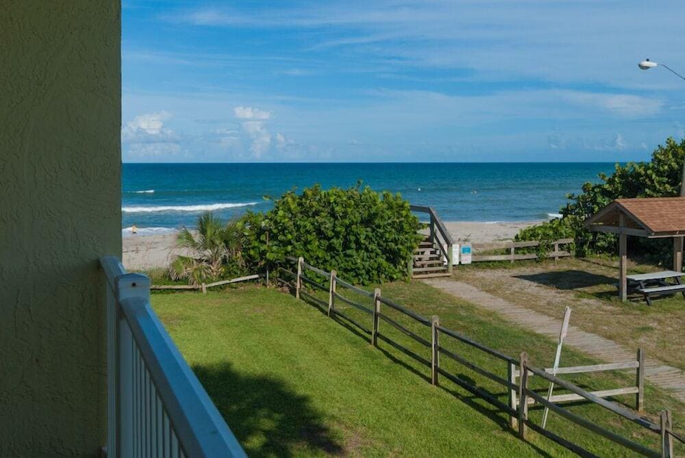 Tuckaway Shores Oceanfront Resort