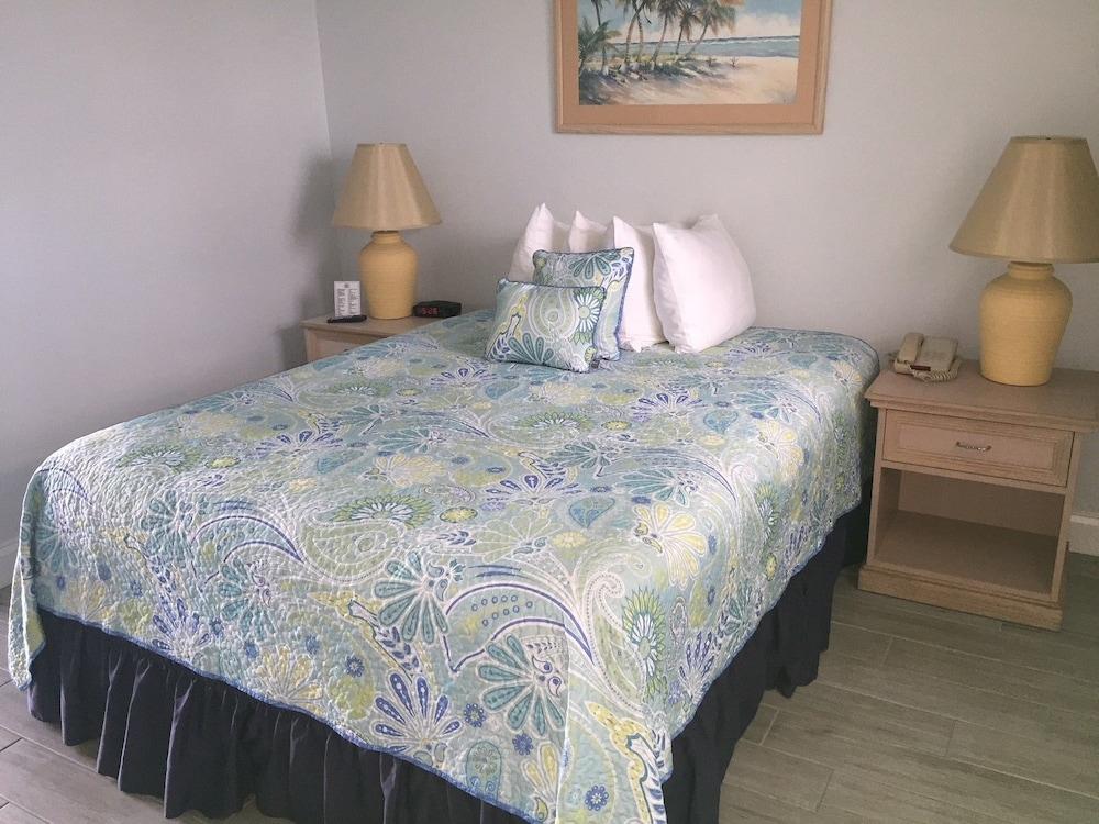 Tuckaway Shores Oceanfront Resort