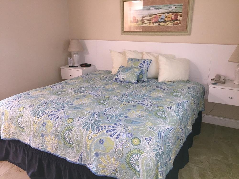 Tuckaway Shores Oceanfront Resort