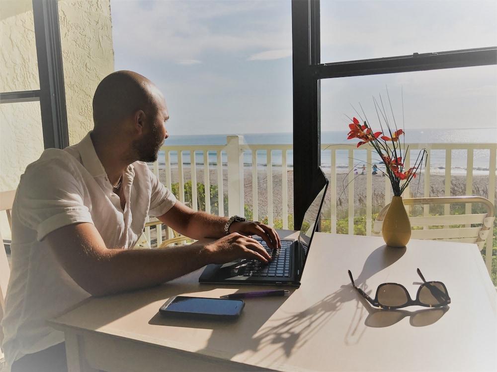 Tuckaway Shores Oceanfront Resort