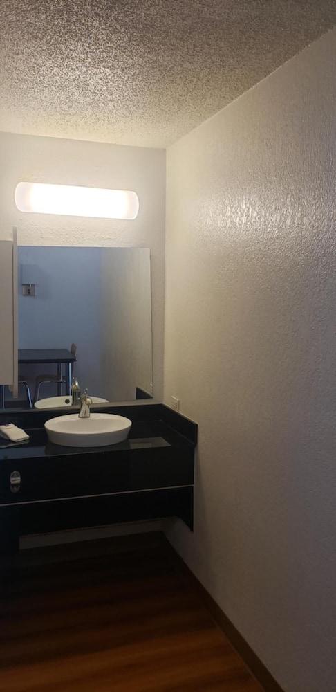 Motel 6 Destin