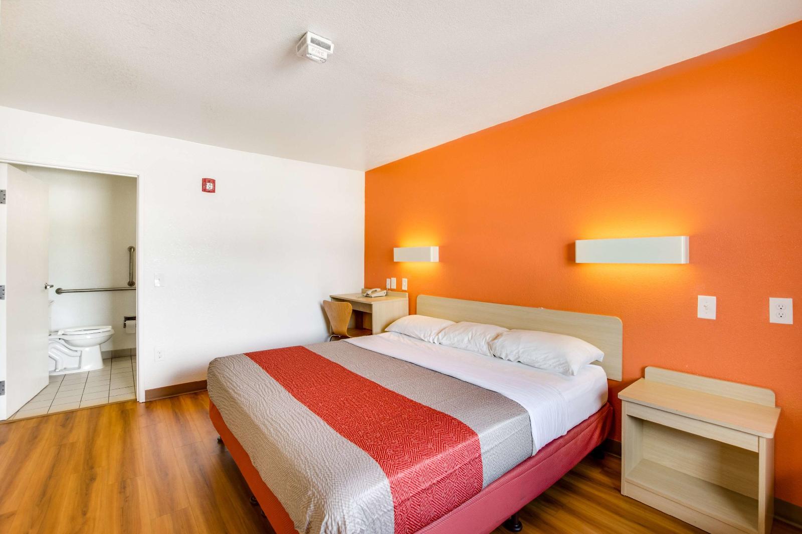 Motel 6 Columbia West