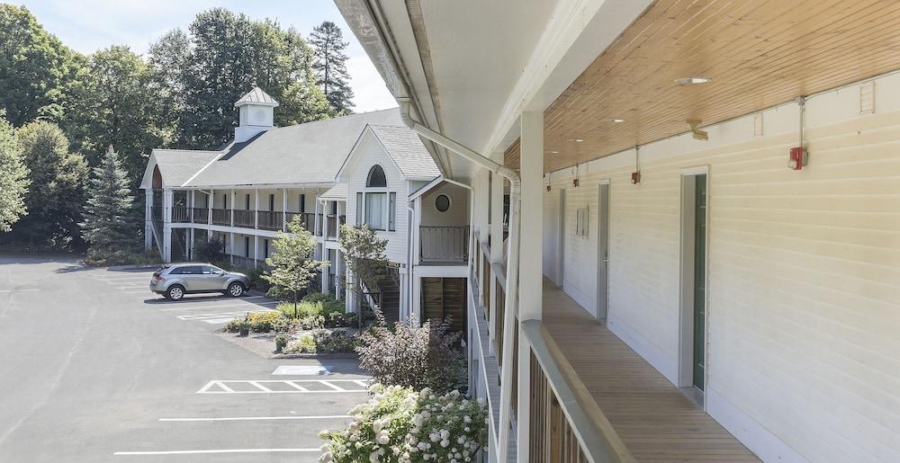 Fairbanks Inn