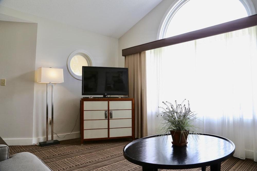 Fairbanks Inn