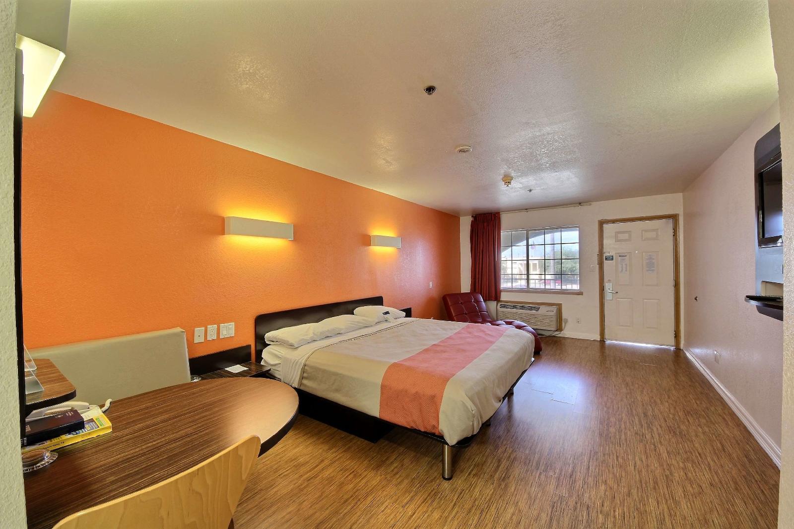 Motel 6 Edinburg