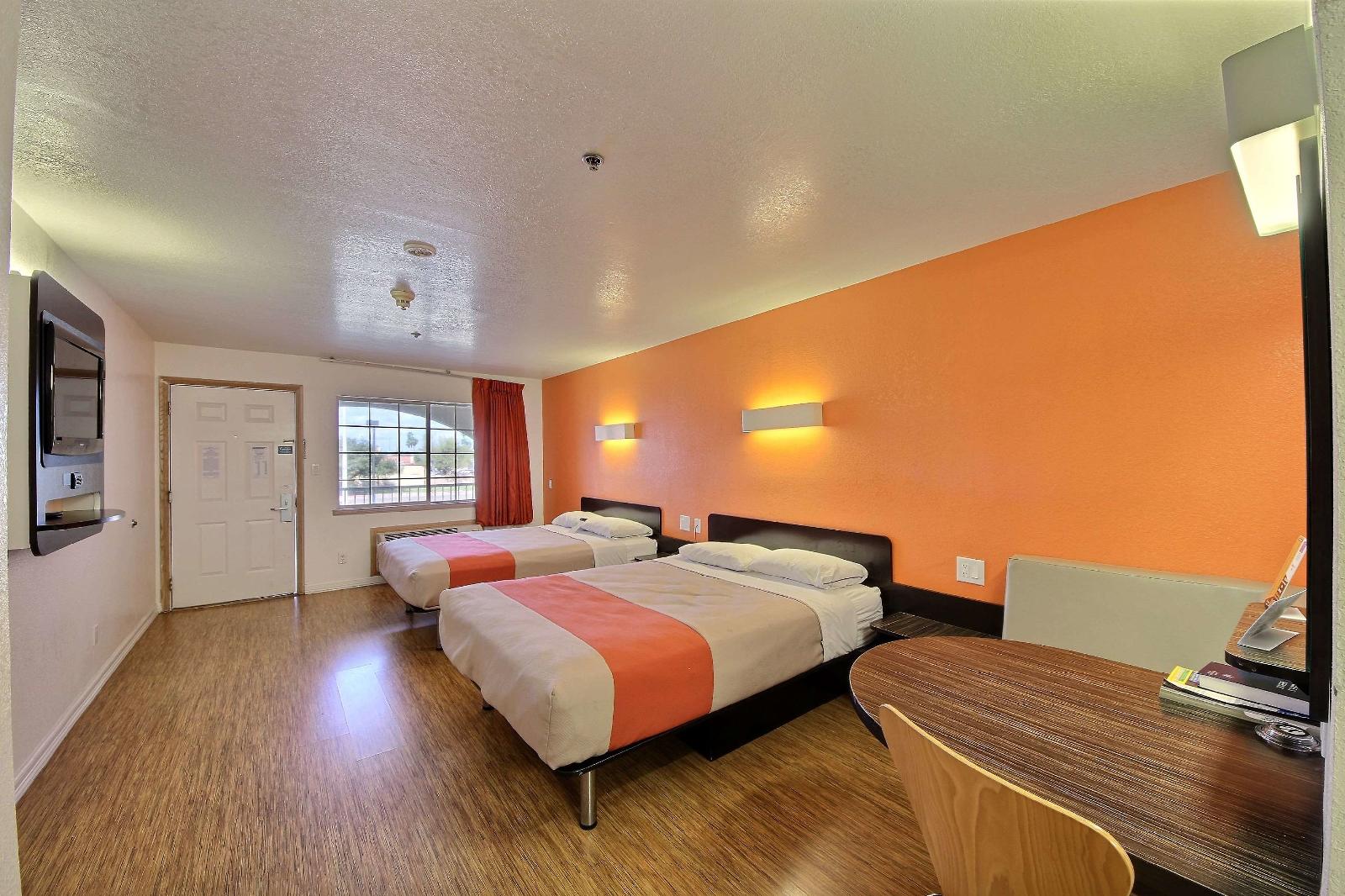 Motel 6 Edinburg