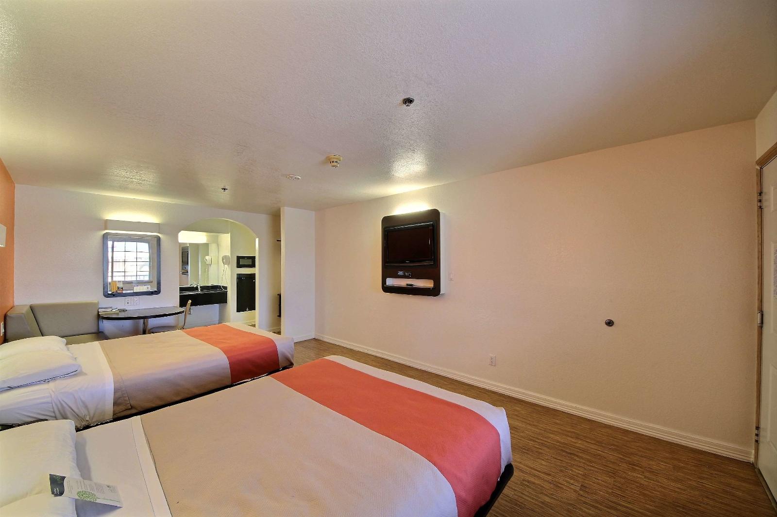 Motel 6 Edinburg
