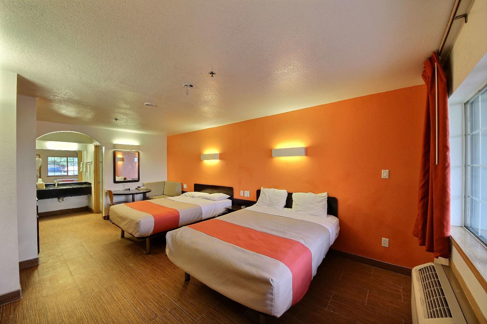 Motel 6 Edinburg