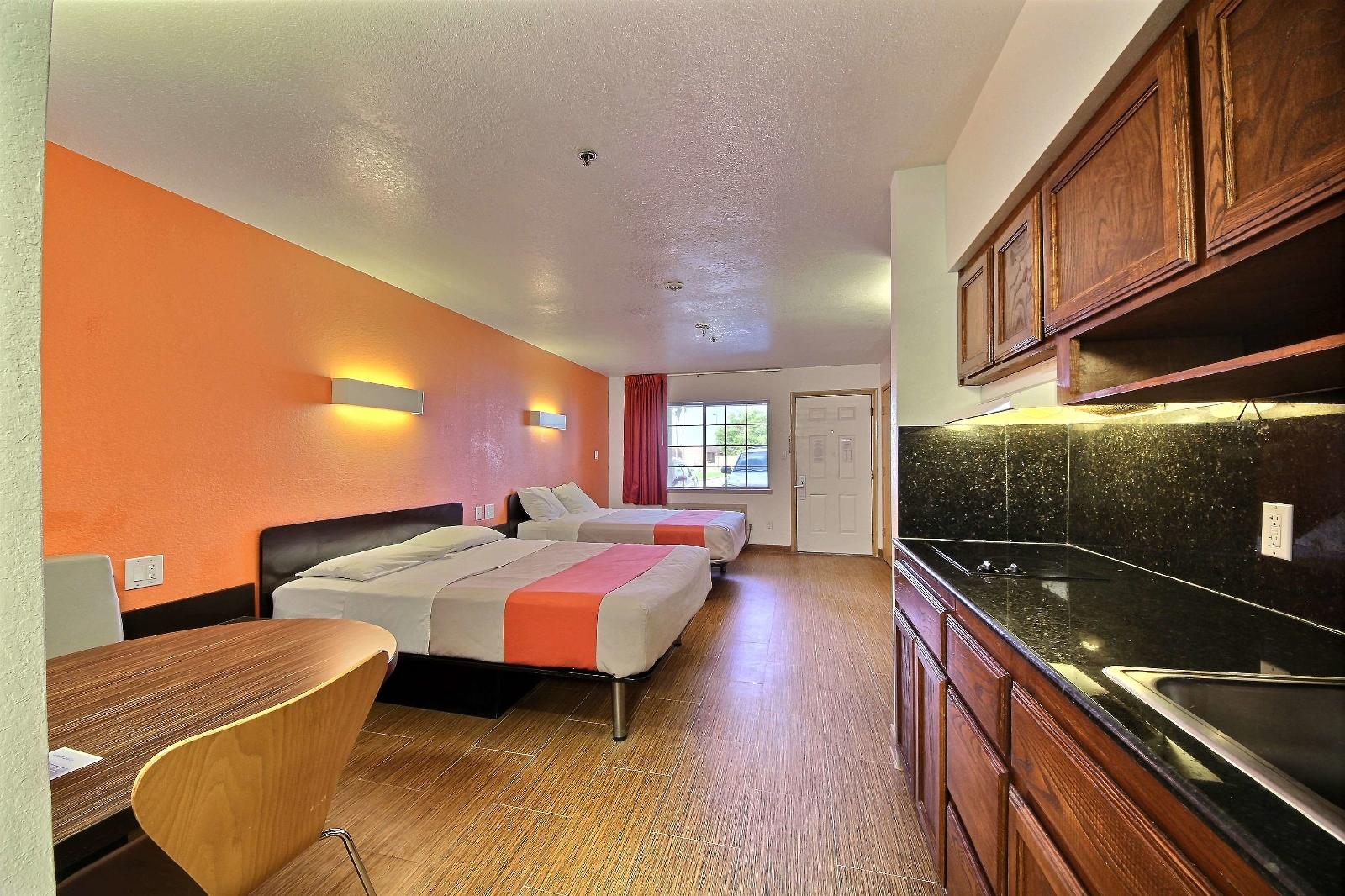 Motel 6 Edinburg