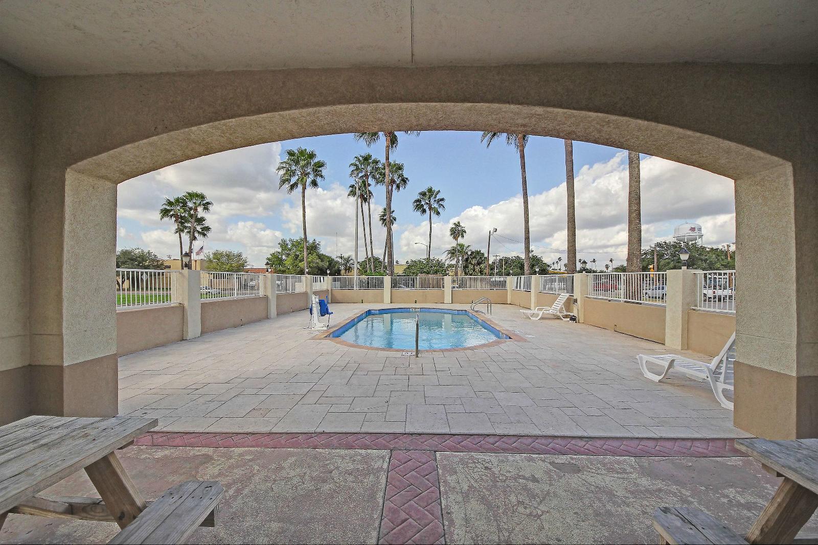 Motel 6 Edinburg