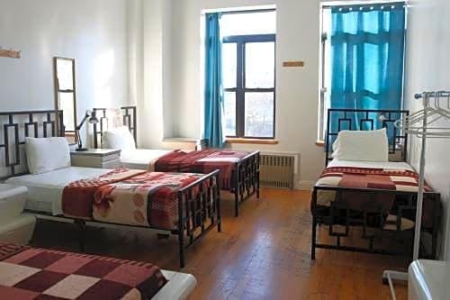 New York Moore Hostel