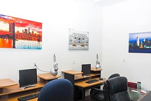 New York Moore Hostel