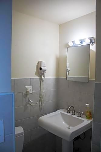 New York Moore Hostel