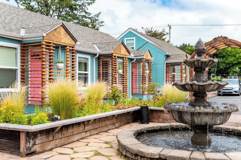 Inn At Haystack Rock