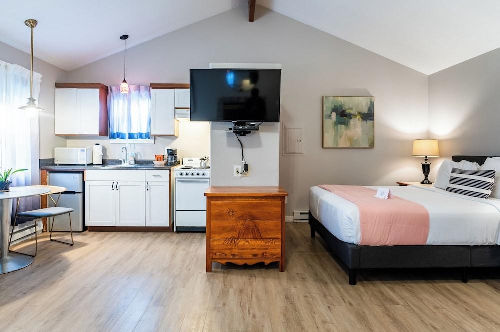 Inn At Haystack Rock
