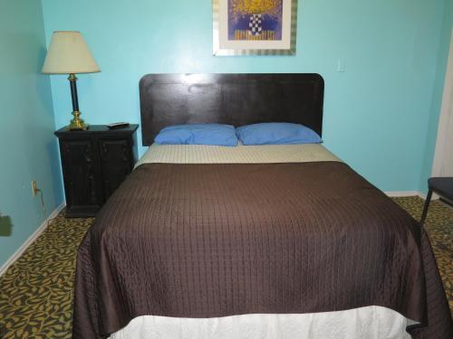 Pillow Talk Motel