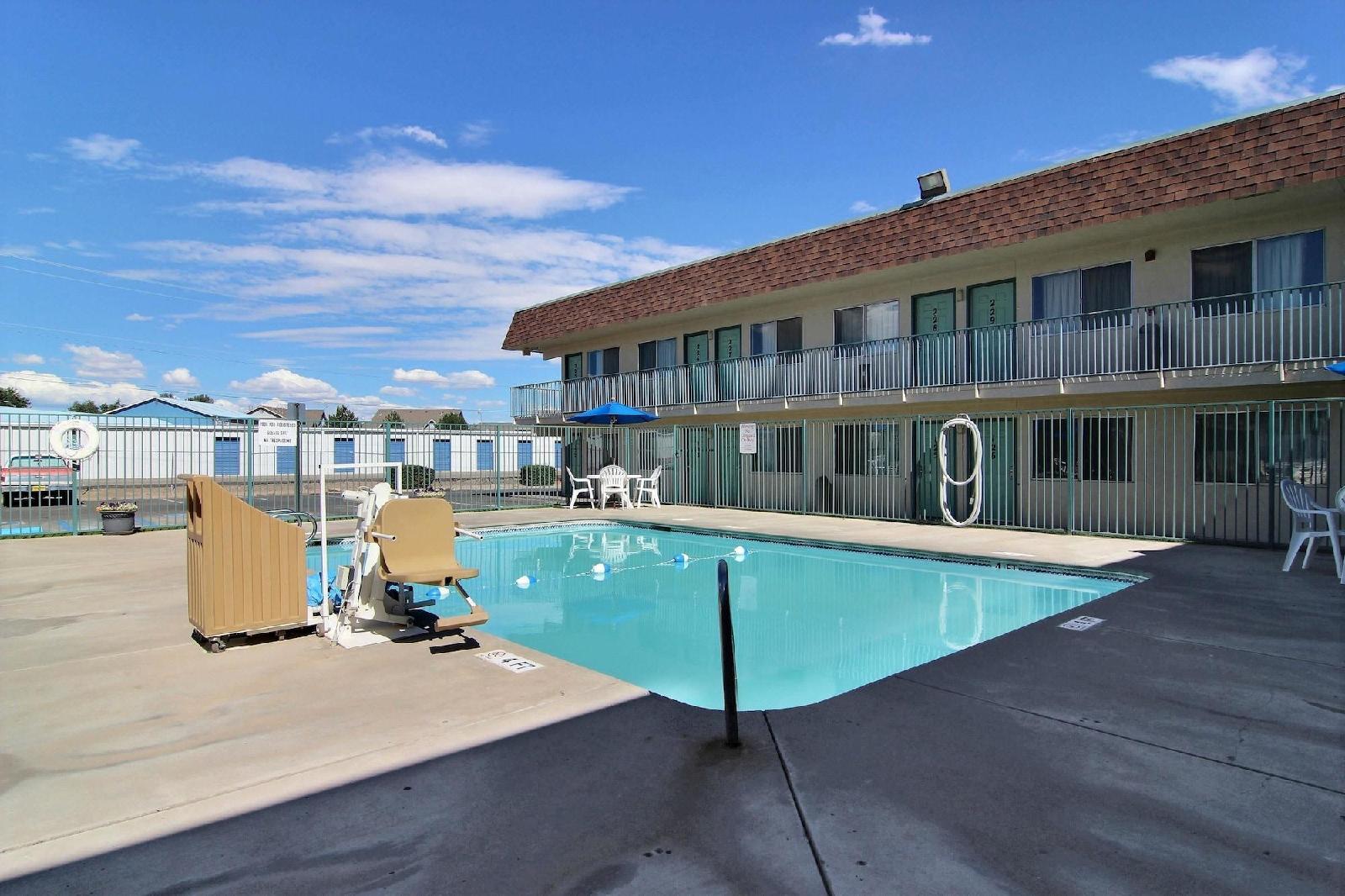 Motel 6 Farmington