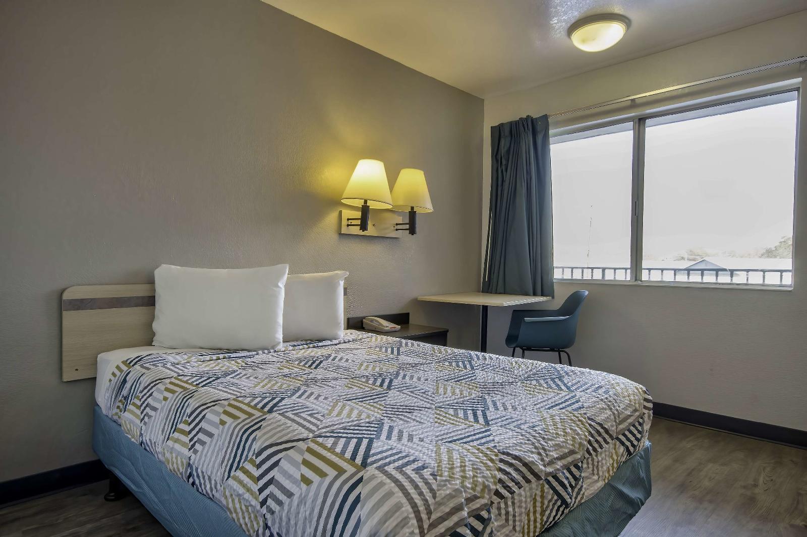 Motel 6 Farmington