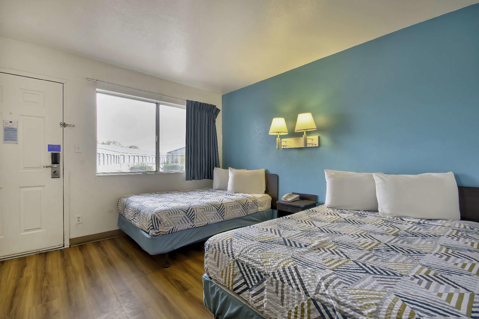Motel 6 Farmington