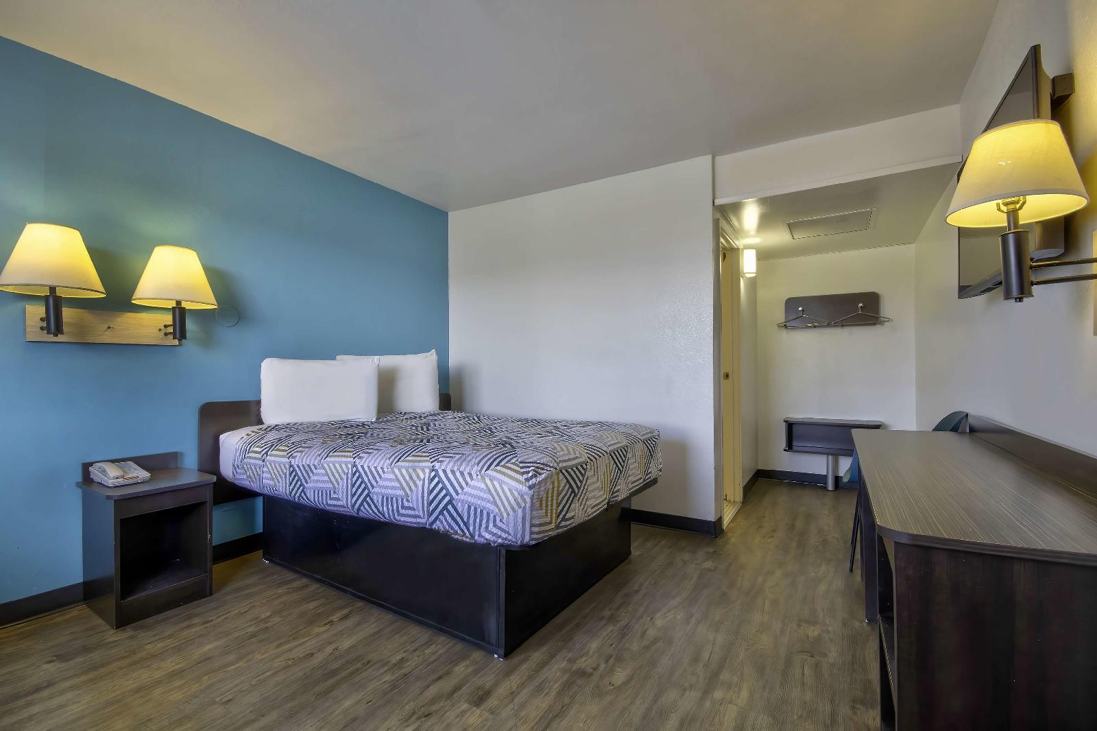 Motel 6 Farmington
