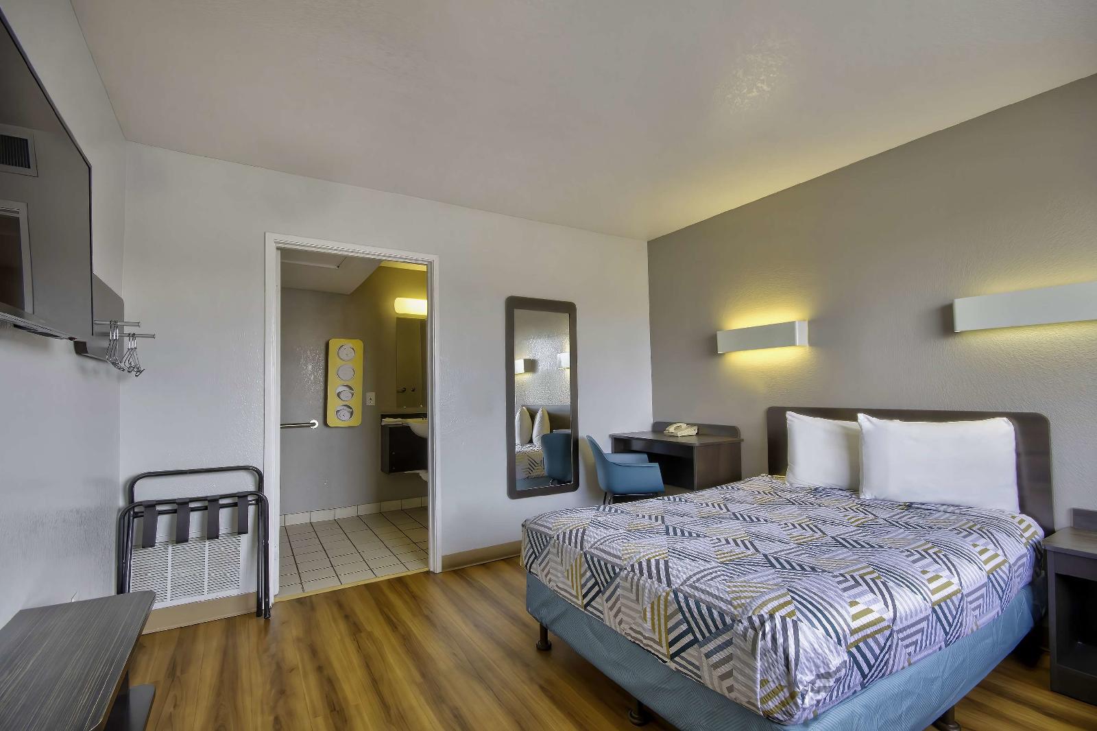 Motel 6 Farmington