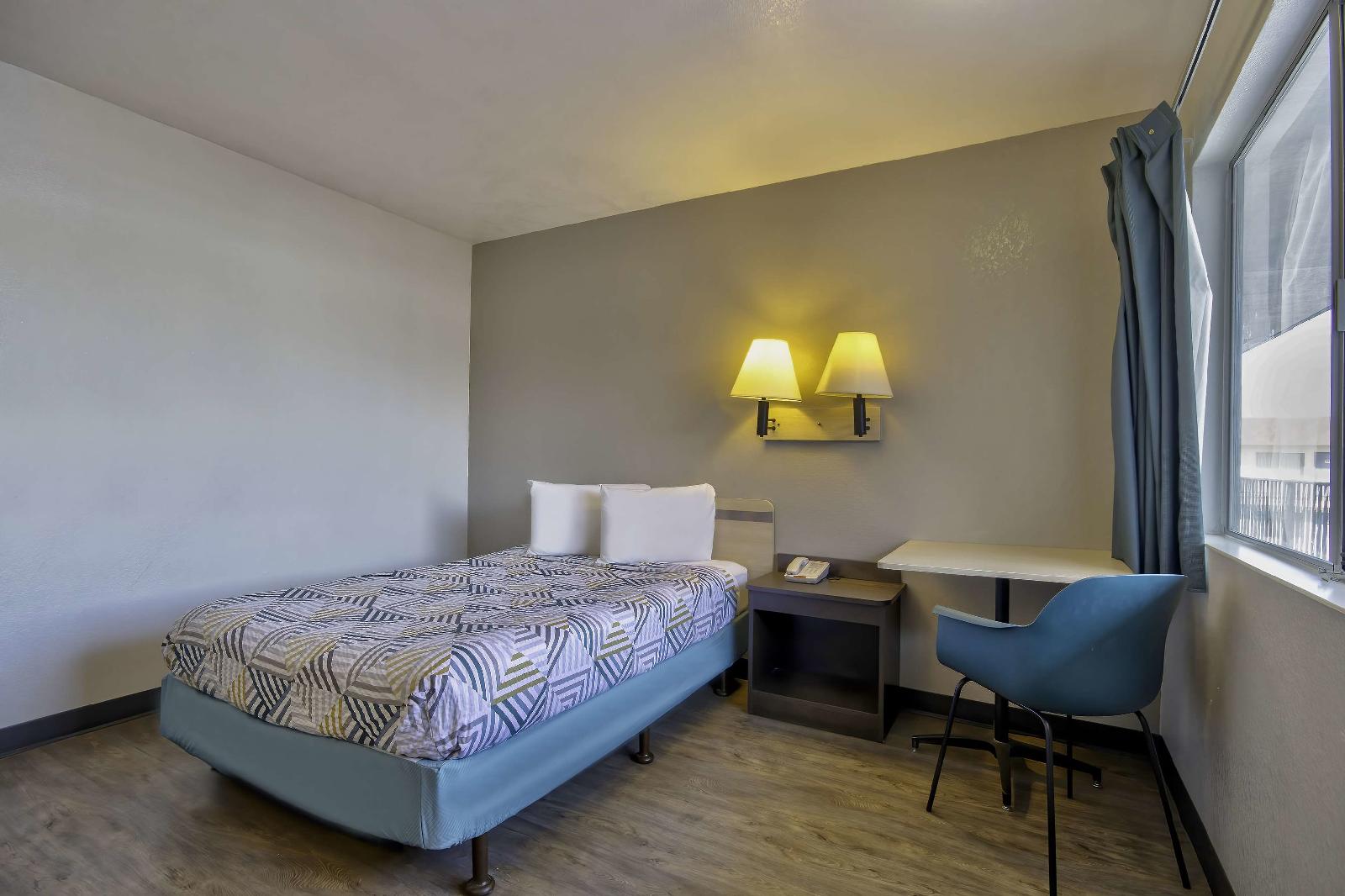 Motel 6 Farmington