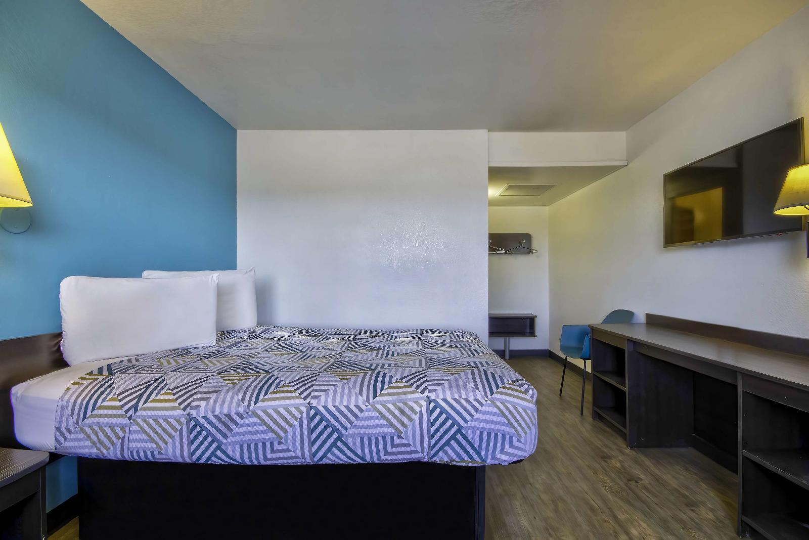 Motel 6 Farmington