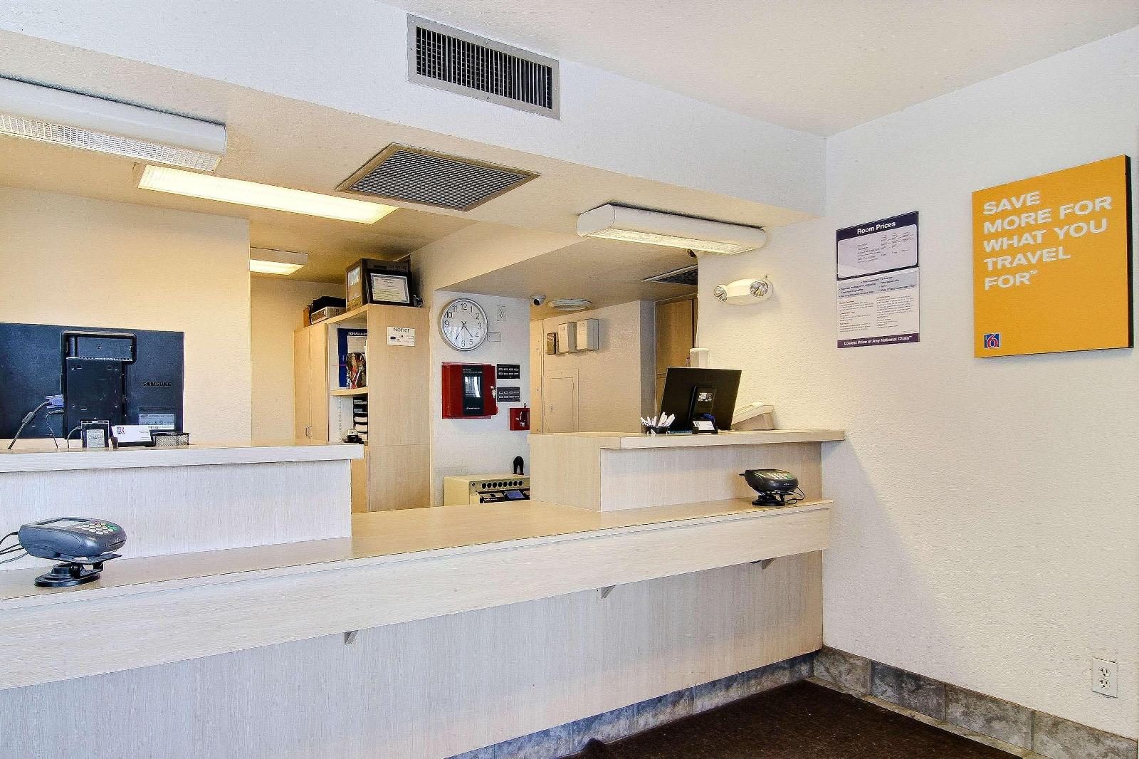 Motel 6 Farmington