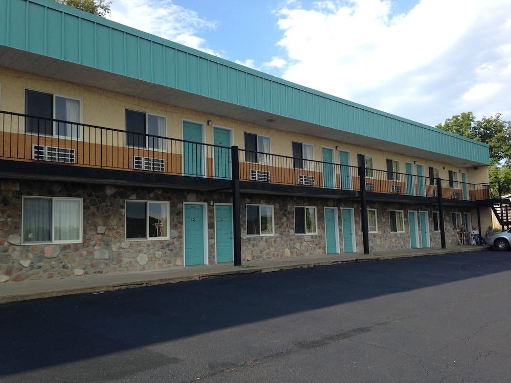 Forest Hill Inn