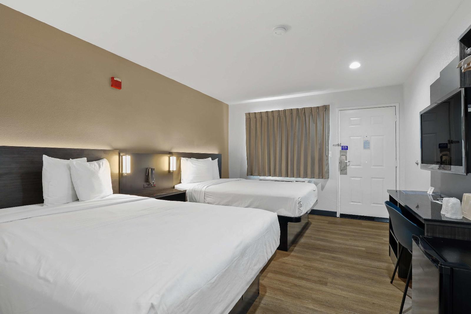 Motel 6 Escondido