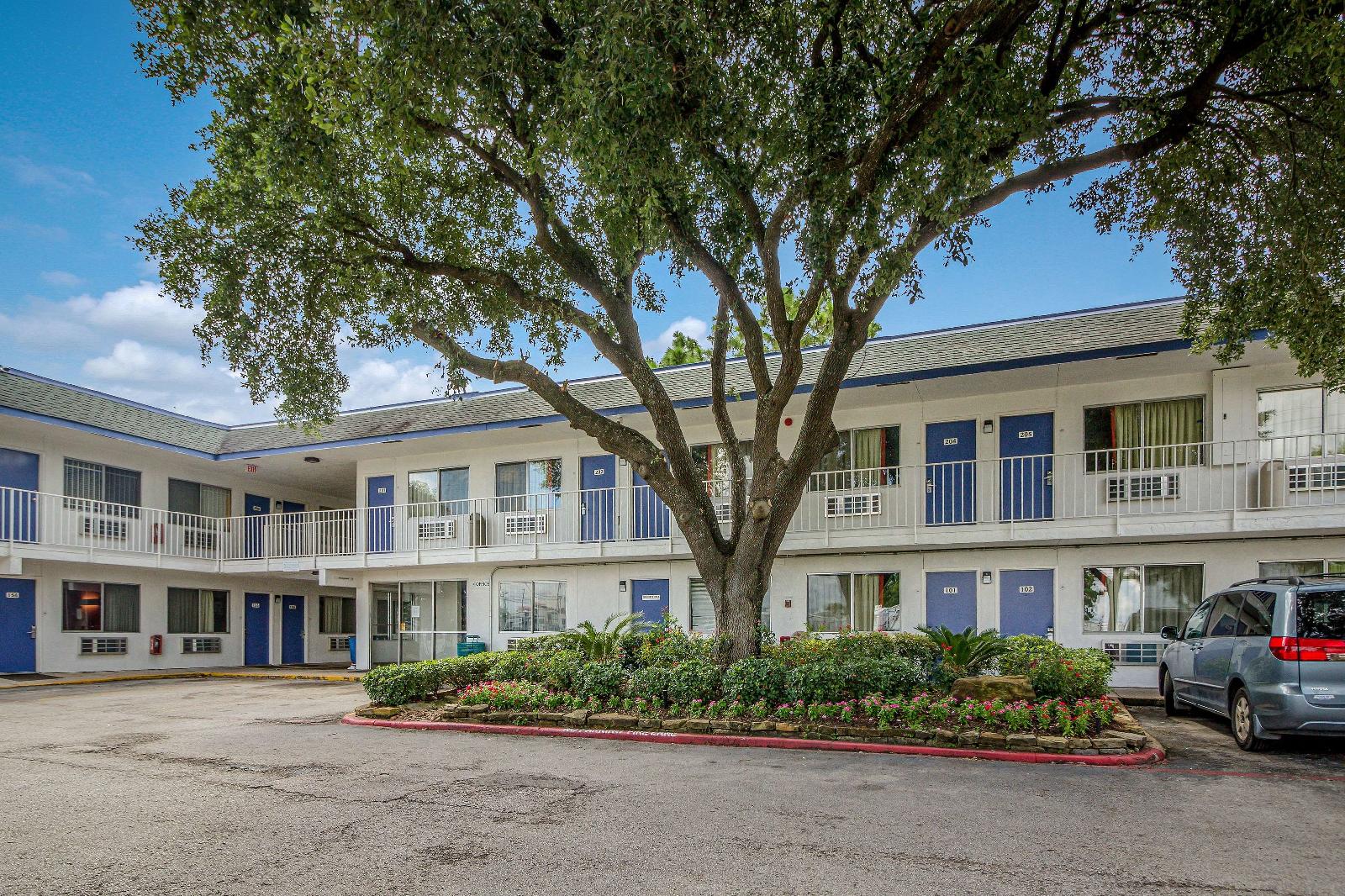 Motel 6 Conroe
