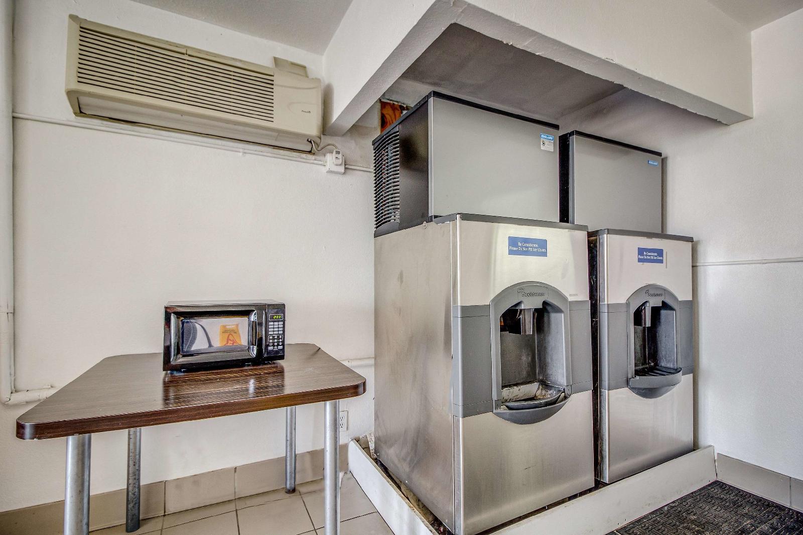 Motel 6 Conroe