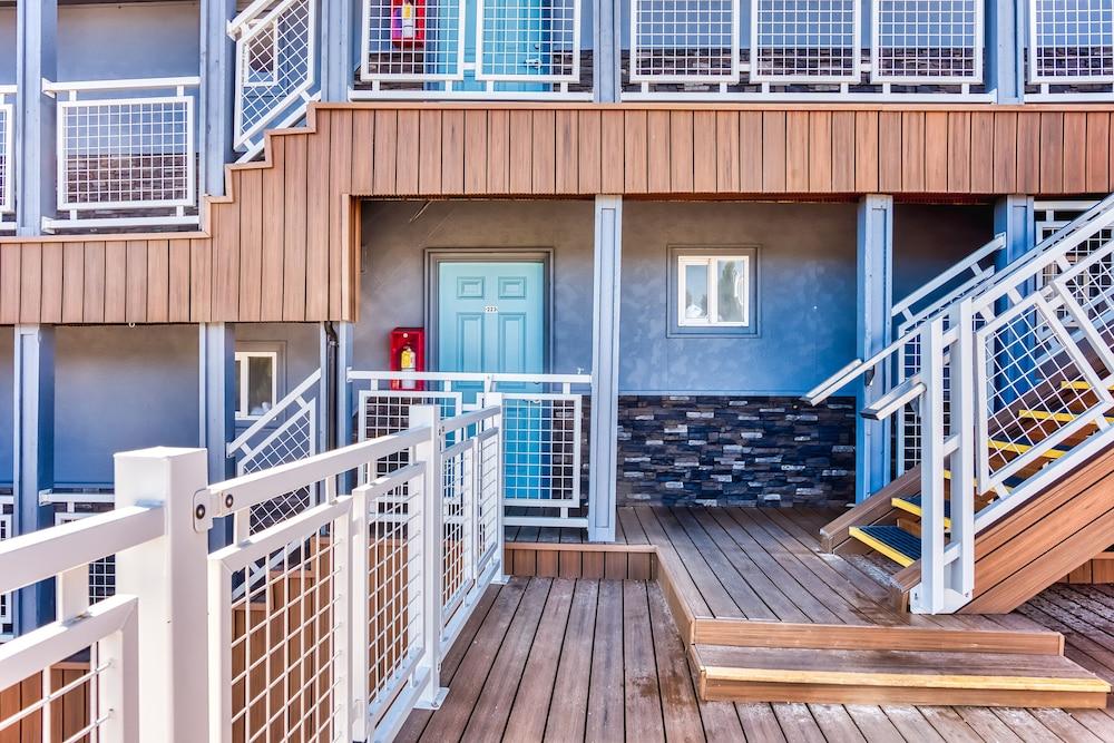 Seagull Beach Front Motel