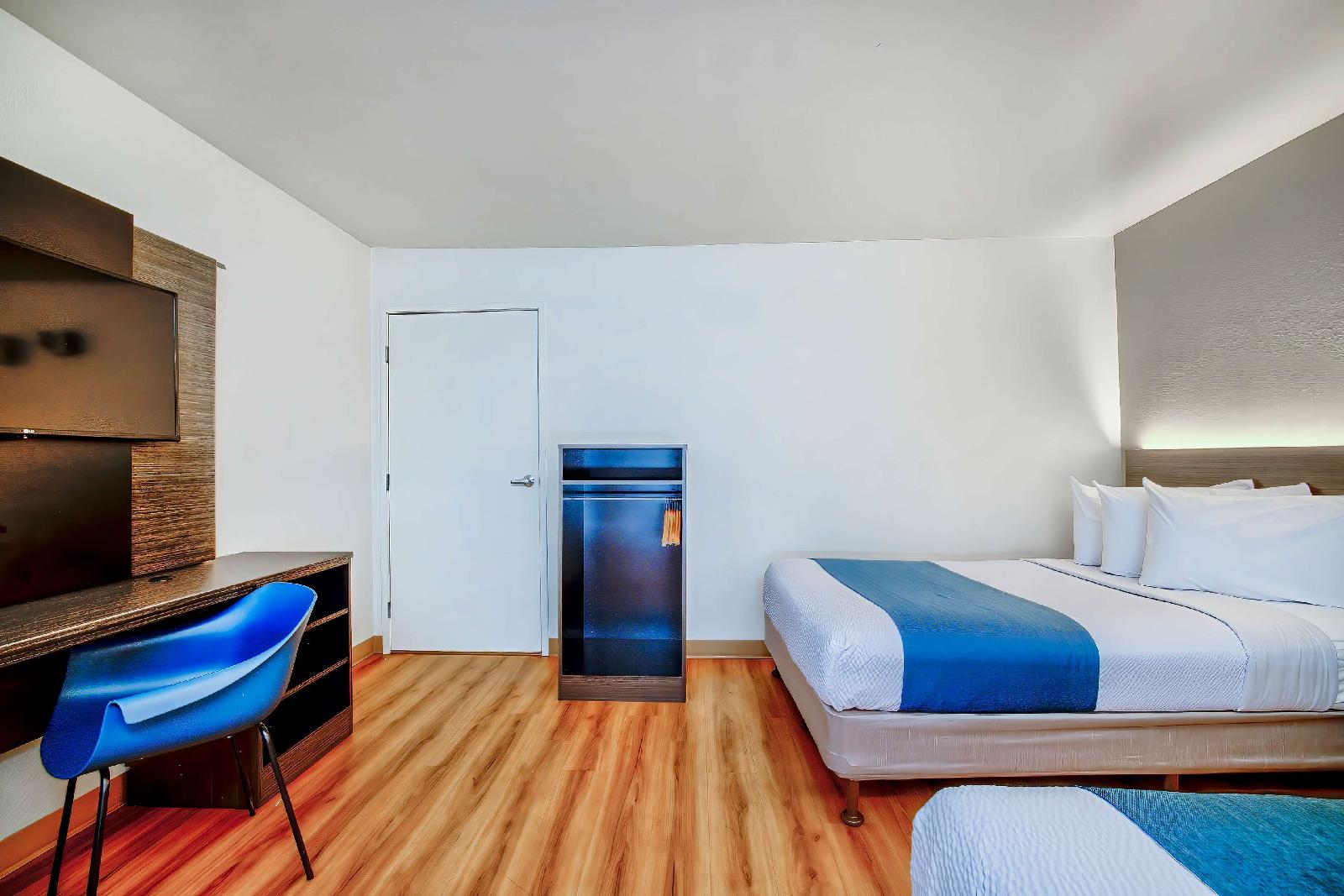 Motel 6 Duluth MN