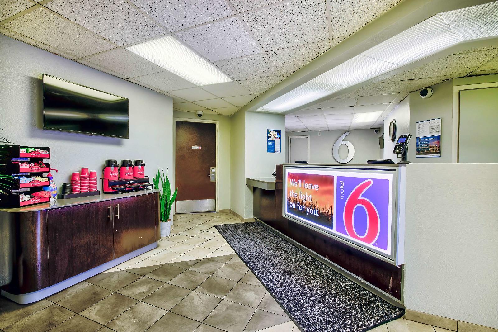 Motel 6 Duluth MN