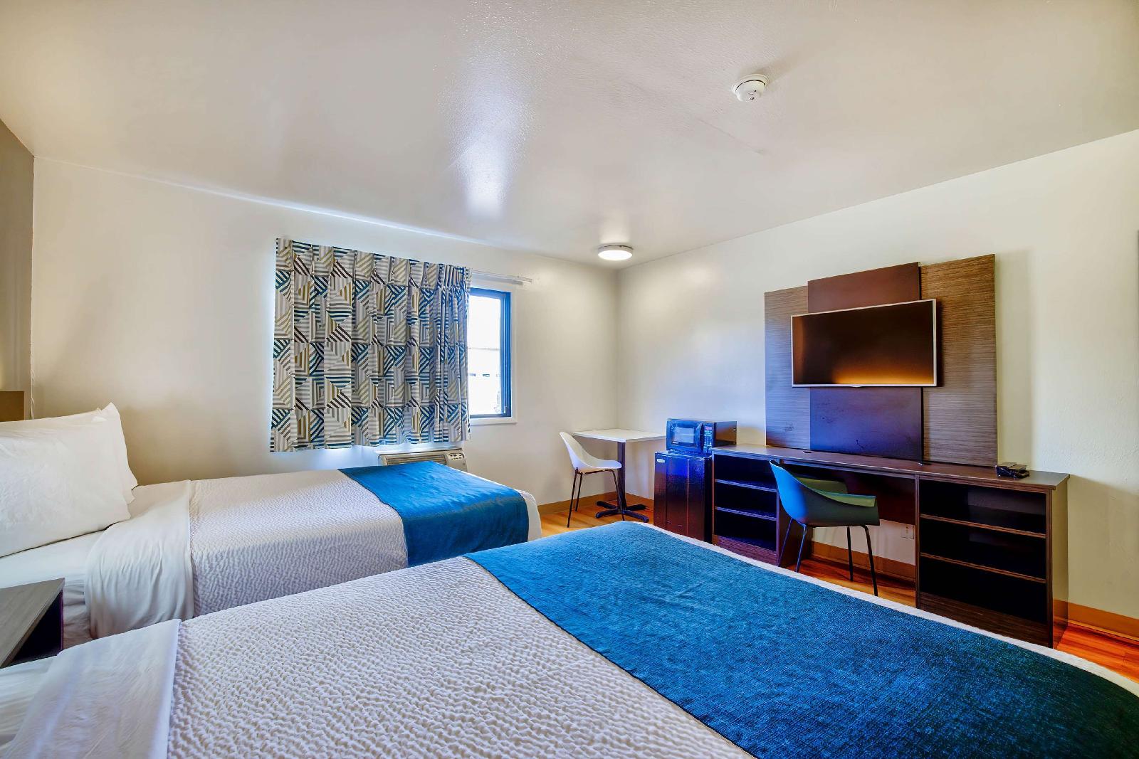 Motel 6 Duluth MN