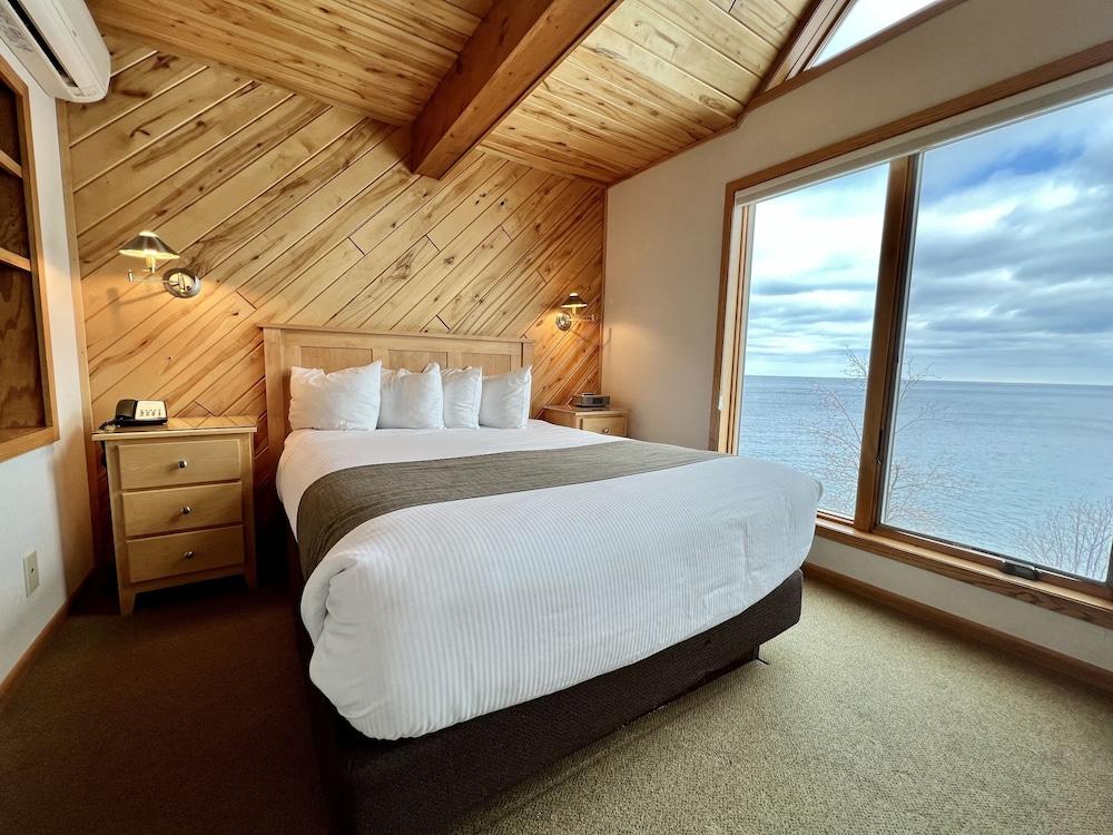 Bluefin Bay on Lake Superior