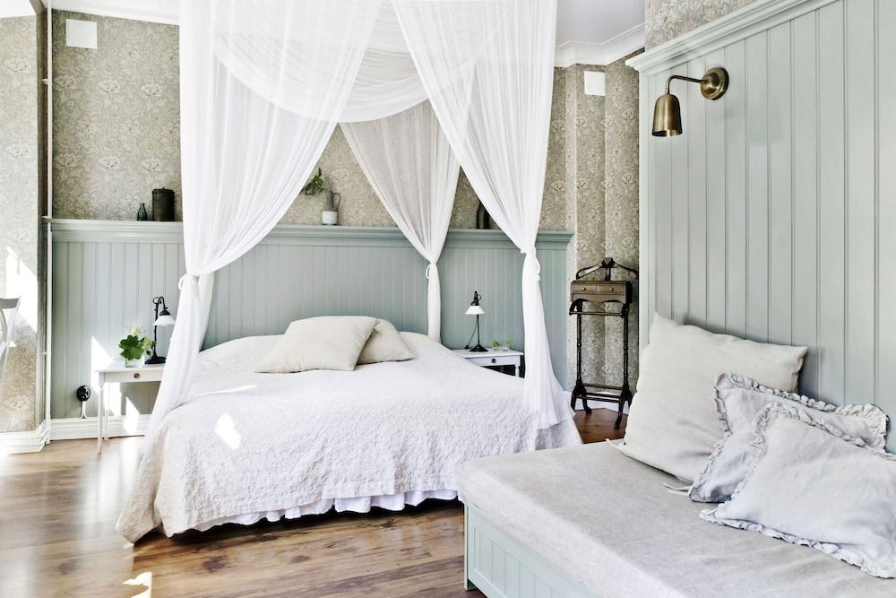 Okéns B&B