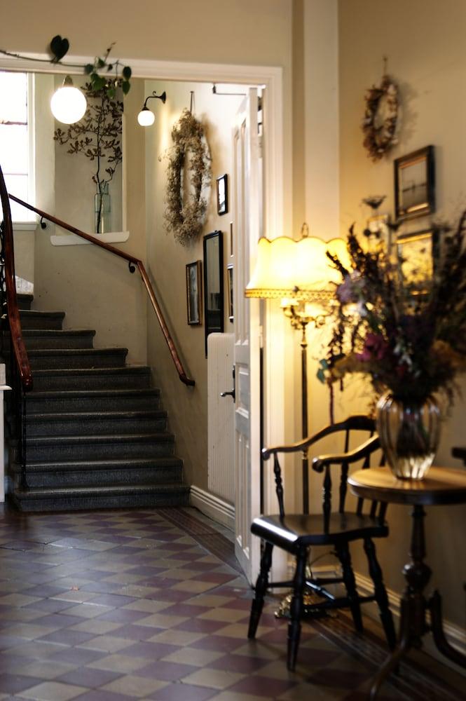 Okéns B&B