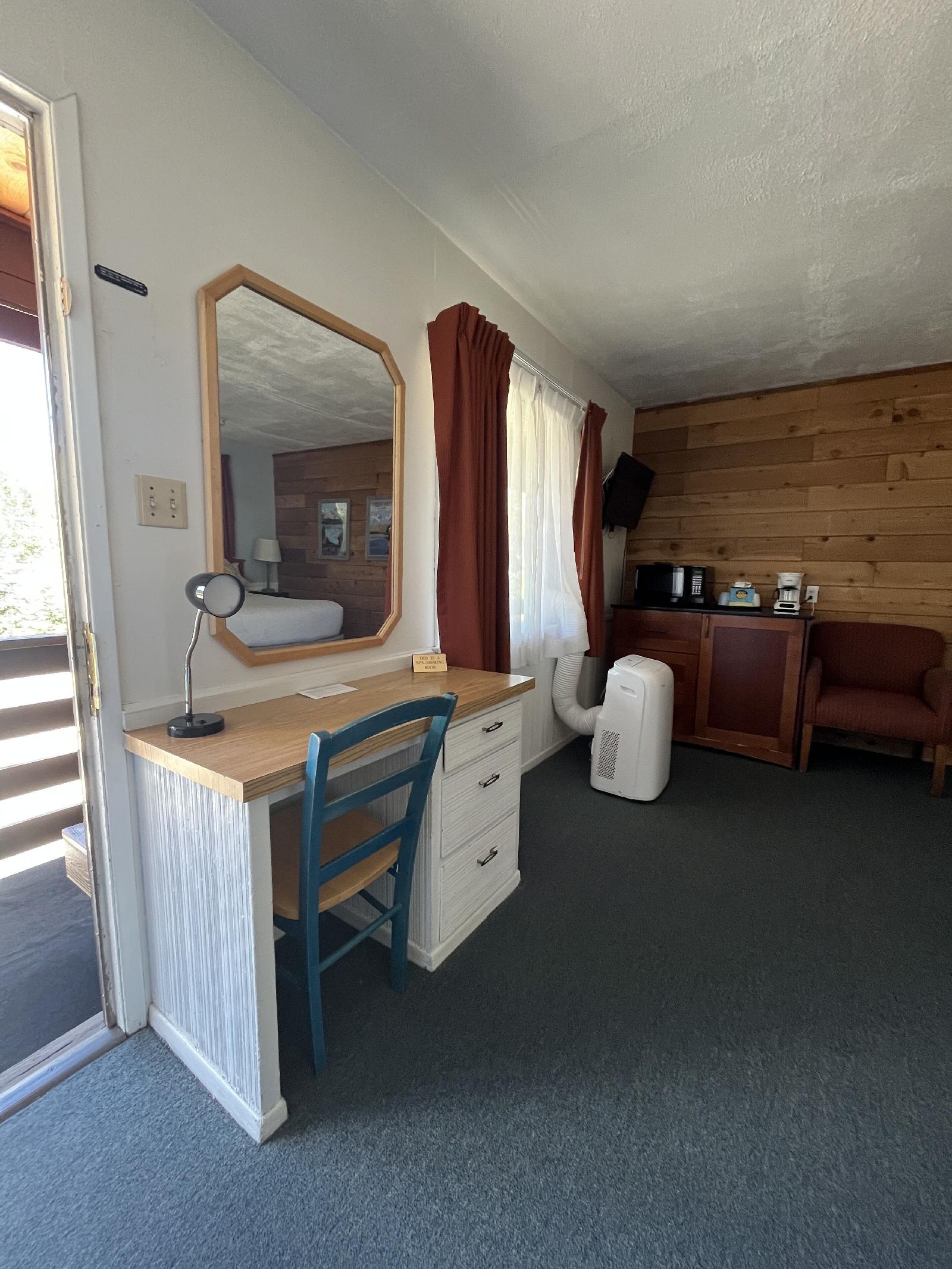 June Lake Villager
