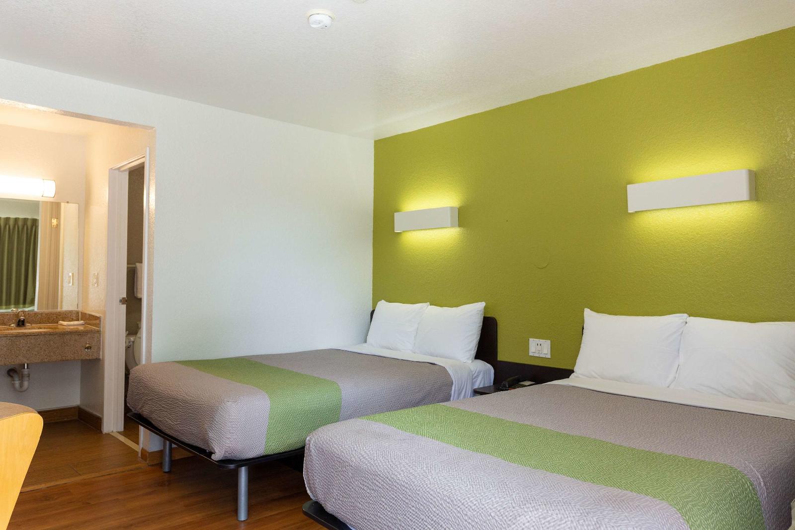 Motel 6 Washington DC Southeast - Camp Springs
