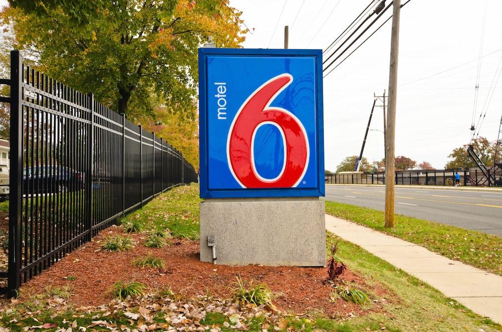 Motel 6 Washington DC Southeast - Camp Springs