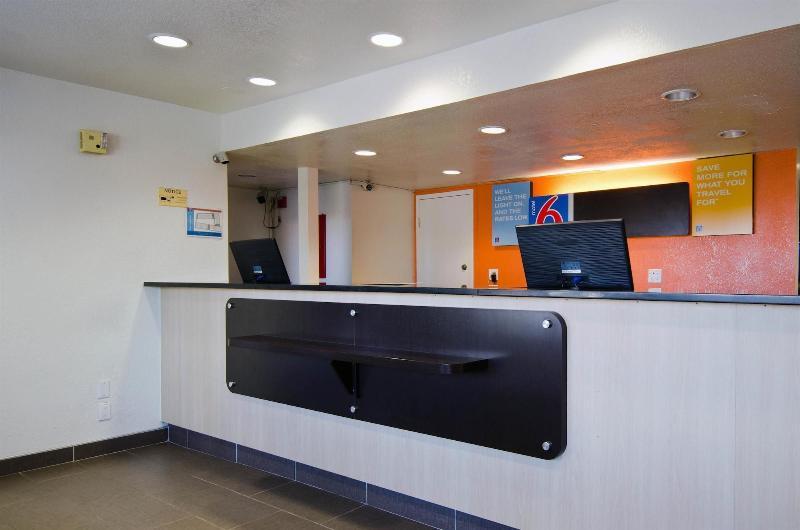 Motel 6 Washington DC Southeast - Camp Springs